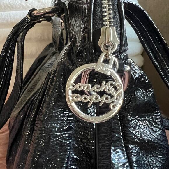 Coach Poppy Black Patent Leather Bucket Bag w/ Flower Decals 16491 - Picture 4 of 6